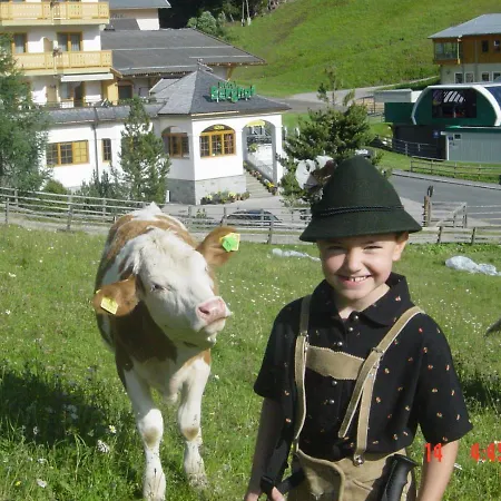 Hotel Berghof 4*