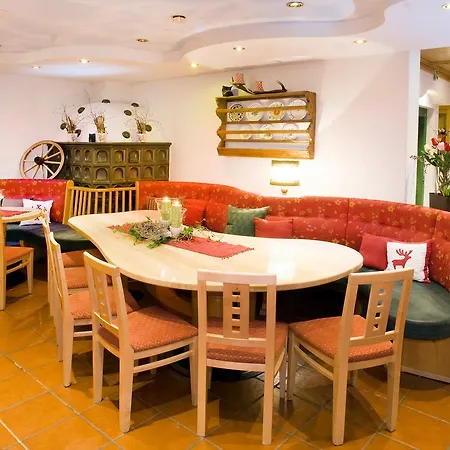 Ξενοδοχείο Berghof 4*